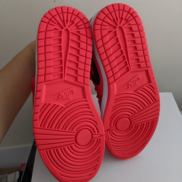 Air jordan 1 low Siren Red - Picture 4 of 4
